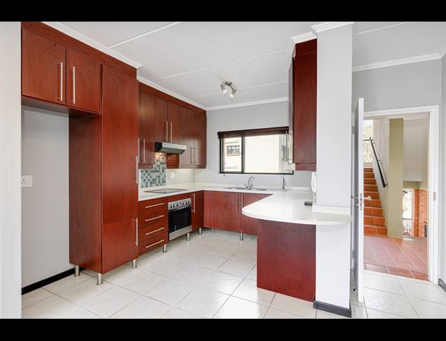 2 BEDROOM HOUSE FOR SALE IN SUNNINGHILL